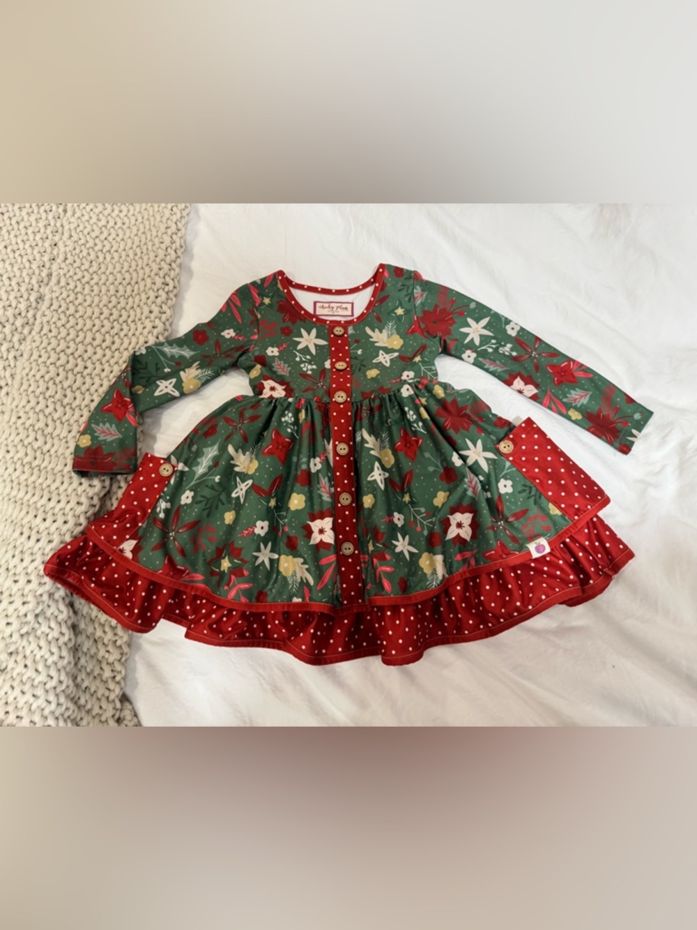 Pre-loved Cheeky Plum dress size 3T. Buttons have some wear.